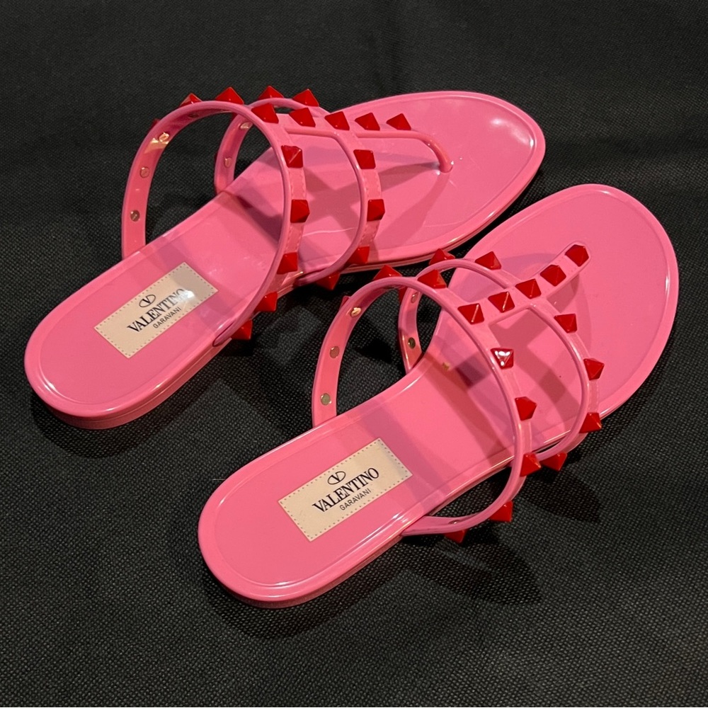 Valentino Garavani Rockstud T Strap Flat Slide Sandals